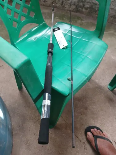 VENDO UMA VARA DE PESCA ALBATROZ