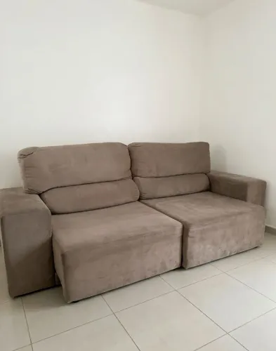 Sofá retrátil e reclinável 