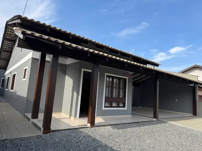 Casa plana ótima localização 