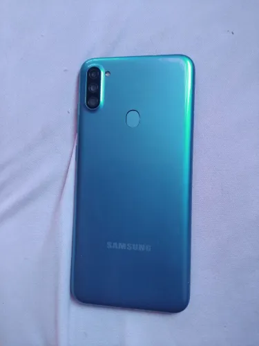 Samsung galaxy a11 pra venda , comprei outro pra mim por isso a venda