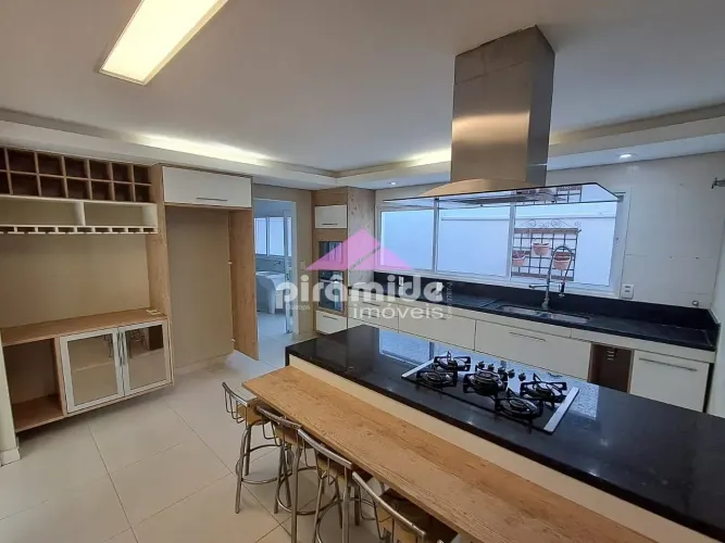 Sobrado no Condomínio Residencial Esplanada do Sol em São José dos Campos