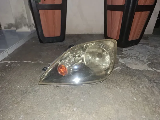 Farol Ford fiesta 2002 até 2008