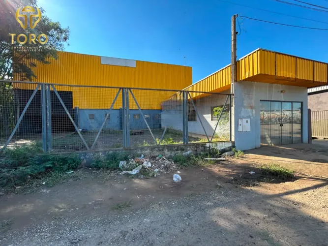 Aluga-se barracão comercial / industrial localizado na Av. Castelo Branco, 455 - Vera Cruz