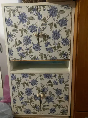 Armário em madeira