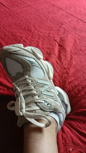 Tênis New balance 9060