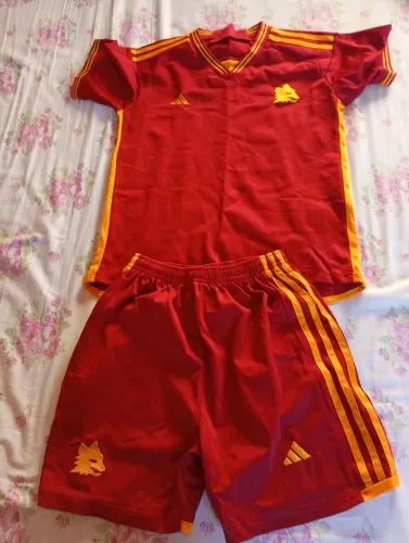 Camiseta e calção jogador 8 a 10 anos