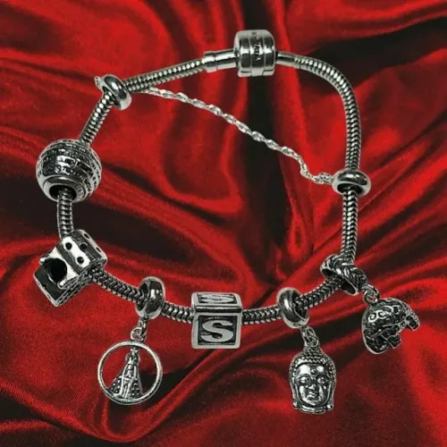Pulseira Berloqueira com 06 Berloques