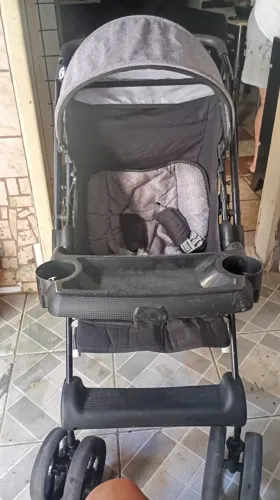 Carrinho de bebê em perfeito estado