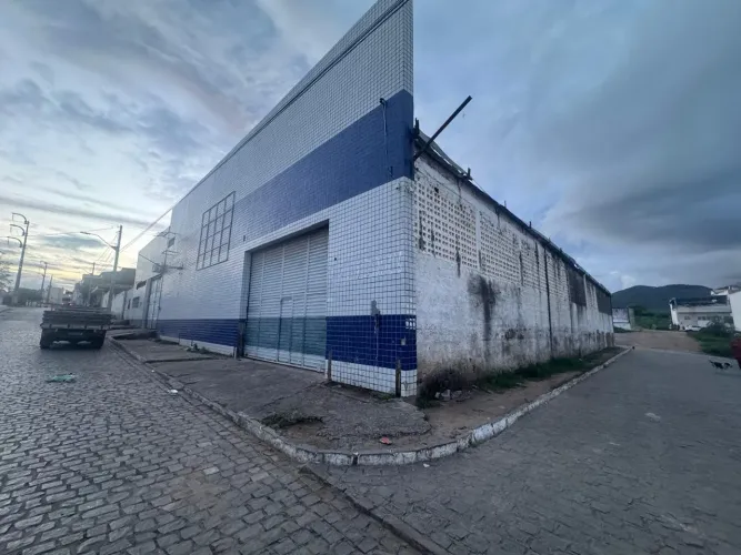 Imóvel Comercial para Locação em Toritama, 2 banheiros