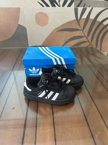 Tênis infantil Adidas Super Star 25/26