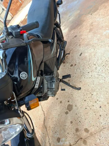 Vendo Yamaha YBR 125 econômico
