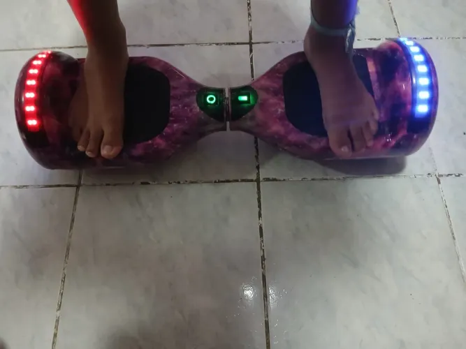 skate elétrico hoverboard de 6,5 polegadas com estampa roxa de galáxia, luzes LED