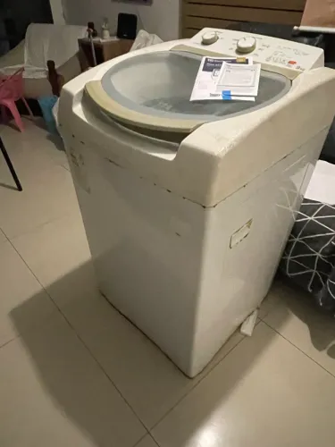 Máquina de lavar, com defeito