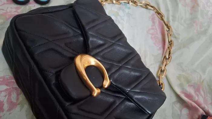 Vendo essa linda bolsa sem marcas de uso