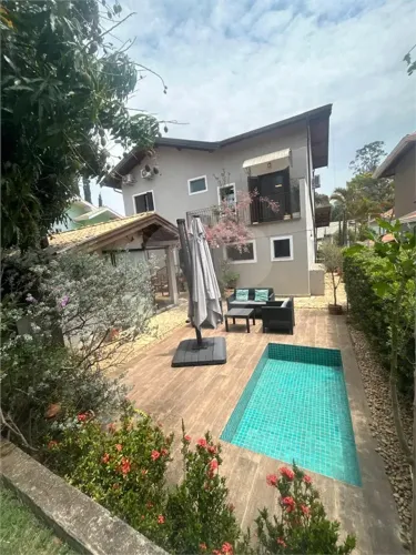 Casa à venda com 3 suítes no condomínio Braziliana, Valinhos - SP