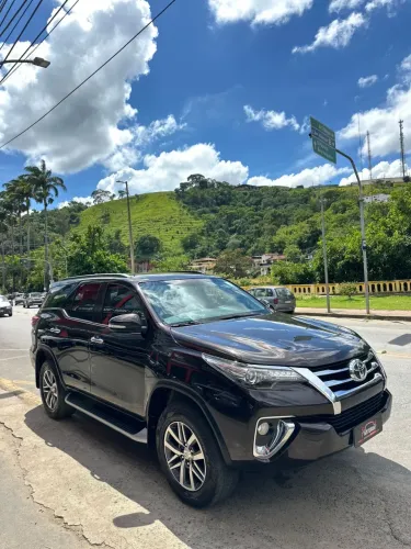 Toyota Hilux SW4 SRX 4X4 2.8 TDI 16V Dies. Aut. 2017