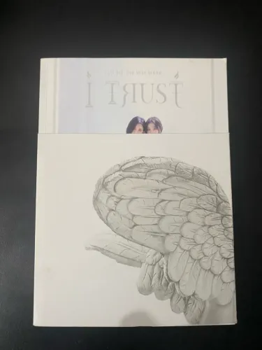 ÁLBUM I TRUST I-DLE