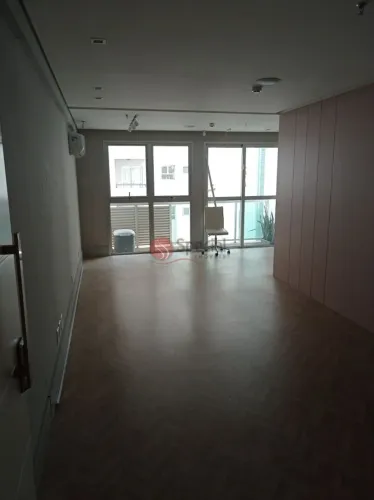Sala comercial na Aclimação a poucos metros da Avenida Paulista, 100 m².