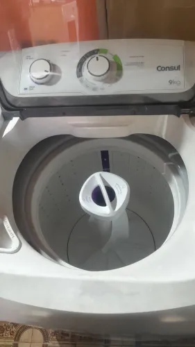 Vendo maquina de lavar 9 kilo ( entrego pela redondeza )