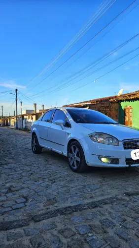 Fiat Linea Essence Dualogic 1.8 Flex 16V 4P 2013