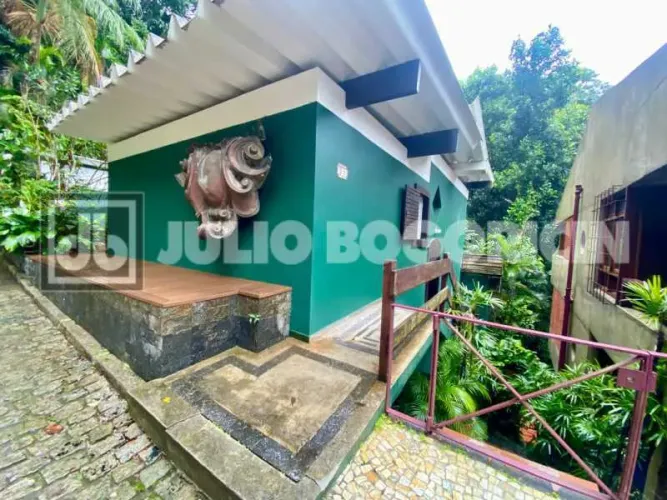 Casa em Condomínio : / Residencial / São Conrado
