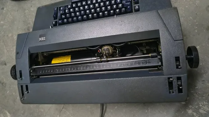 MAQUINA DE ESCREVER