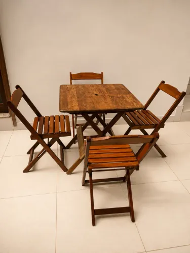 Jogo Mesa com 4 Cadeiras