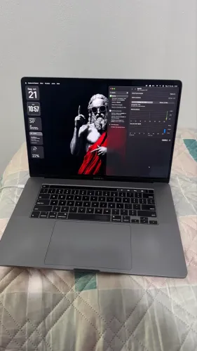 Macbook Pro Touch Bar 16? i7 16gb Ssd 512gb