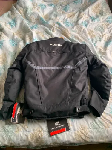 2 JAQUETAS HONDA ORIGINAIS IMPERMEÁVEIS - NOVAS COM ETIQUETA MASCULINA E FEMININA