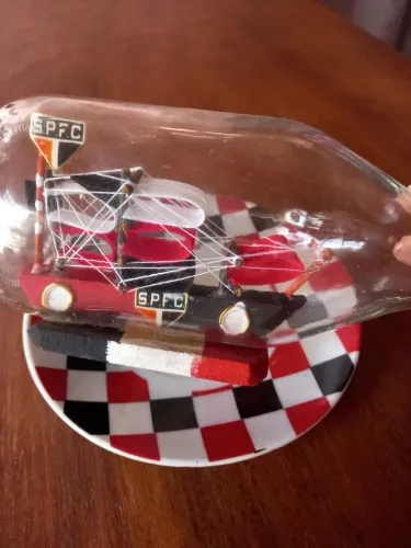 Garrafa decoração com barco time são Paulo artezanal14x8cm