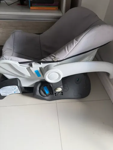 Cadeirinha de Bebê Automóvel