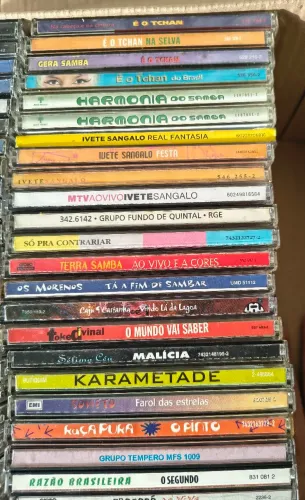 CDs variados axé e pagode