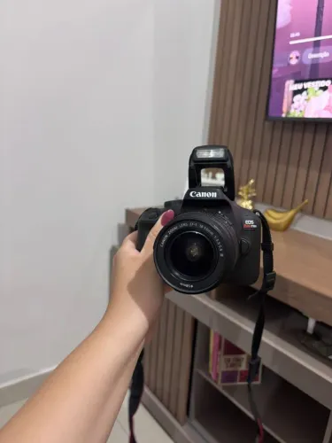 Câmera Canon T100