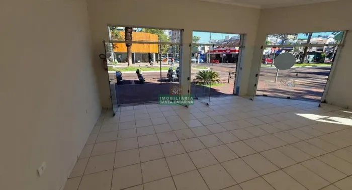 Salão para alugar em Maringá, Zona 01, com 70 m²