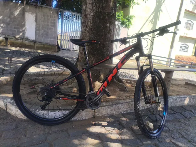 Bike aro 29 quadro 15(P) Shimano Alívio, Freio hidráulico e pastilhas novo, 2 pneus novos