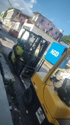 Empilhadeiras disponível para locação , Matris ,talhas de 3 a 5 tons ,macacos hidráulicos