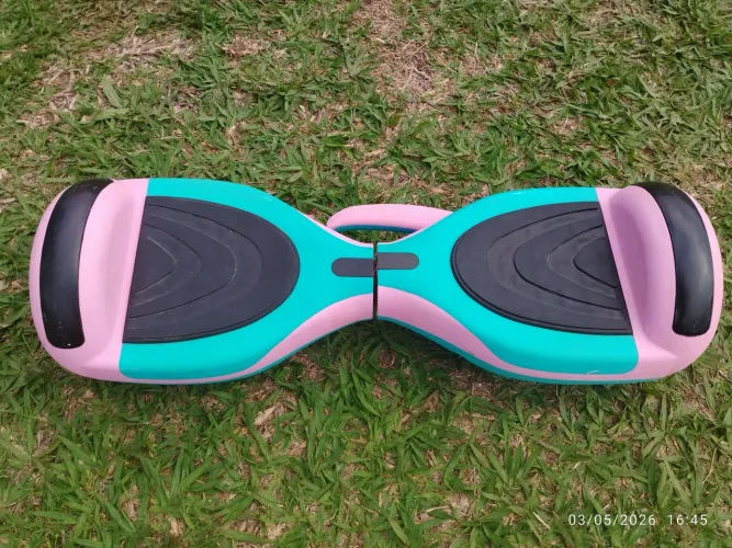 Hoverboard rosa chiclete e azul, em perfeito estado