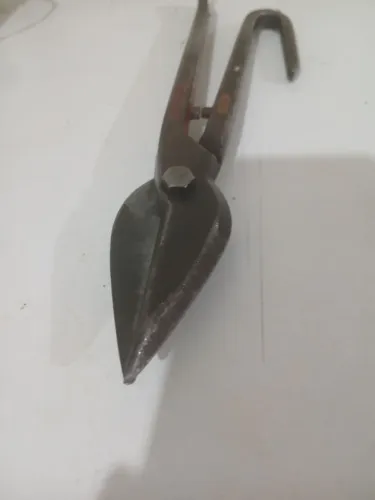 Tesoura corneta