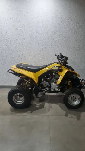 Quadriciclo can an ds 250 muito novo