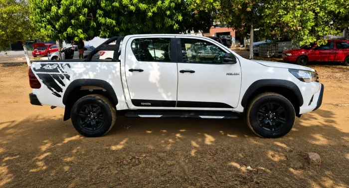 Toyota Hilux CD SR Chall. 4X4 2.8 TDI Dies Aut. 2018