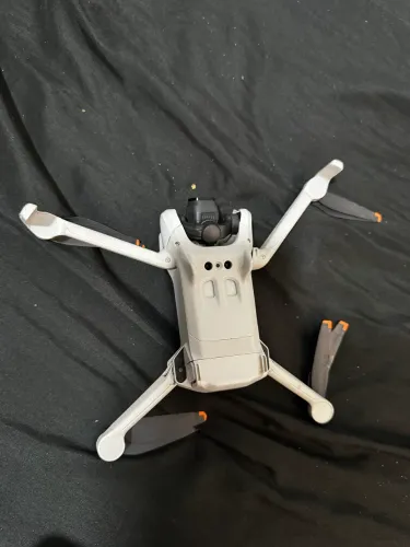 Mini 3 com tela com defeito na asa pra arrumar