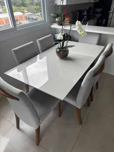 Mesa de Jantar com 6 cadeiras