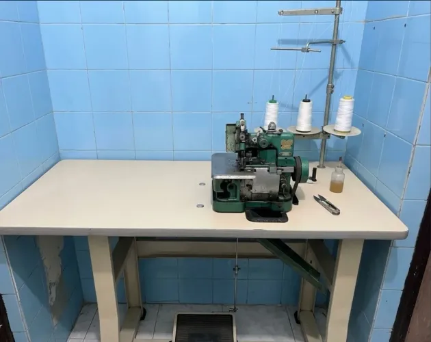 Maquina de costura industrial overloque