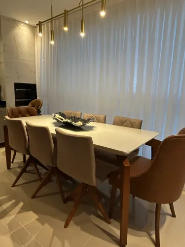 Mesa de Jantar 8 lugares 