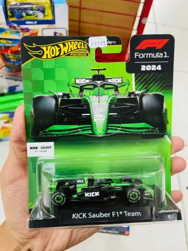 Hot Wheels PREMIUM Kick Sauber F1 Team 24 Formula 1 VERDE JBM23