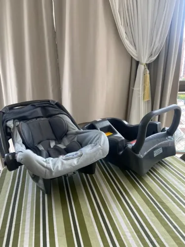 Bebê Conforto + Base. Marca Burigotto Touring