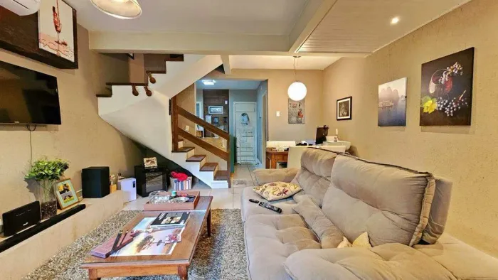 CASA EM CONDOMÍNIO NA VILA SUZANA EM CANELA
