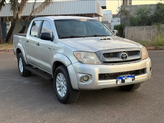 Toyota Hilux CD D4-d 4X4 2.5 16V 102cv TB Dies. 2010