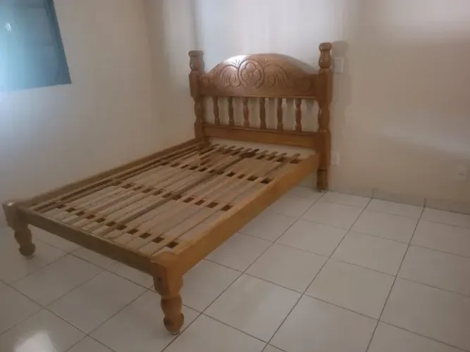Cama Casal - Madeira Maciça