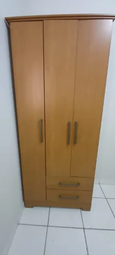 VENDA URGENTE / Guarda roupa de solteiro 3 portas e 2 Gavetas
